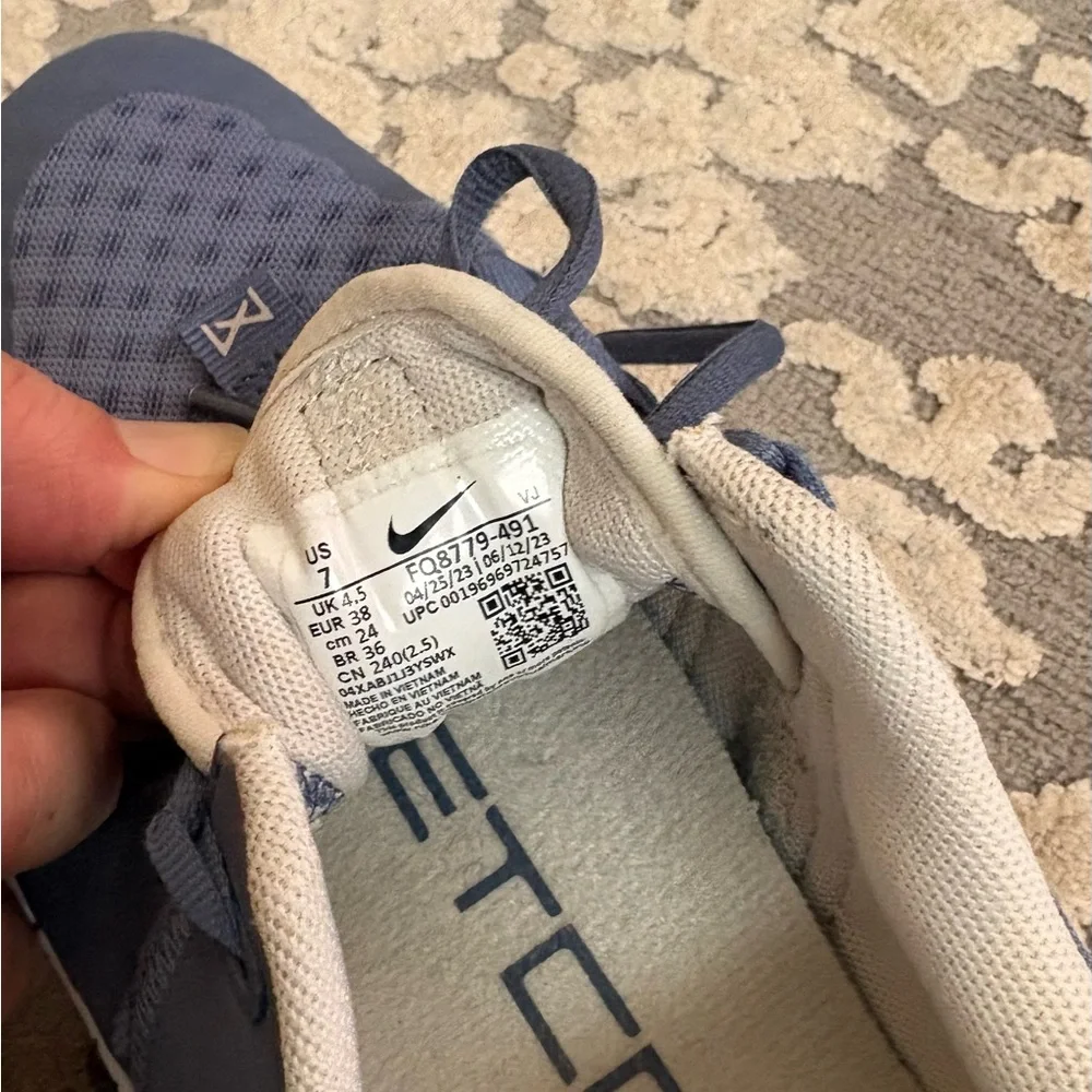 Nike Women's Free Metcon 5 Workout Shoes - Picture 6 of 7